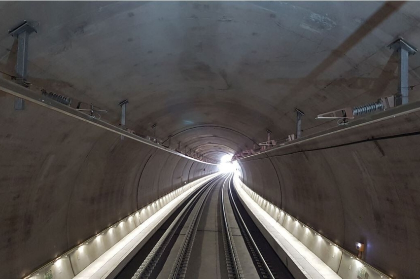 ROCS (Rigid Overhead Conductor System)